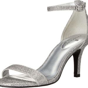 Size 8M Bandolina Women's Rhinestone Sandal Pumps